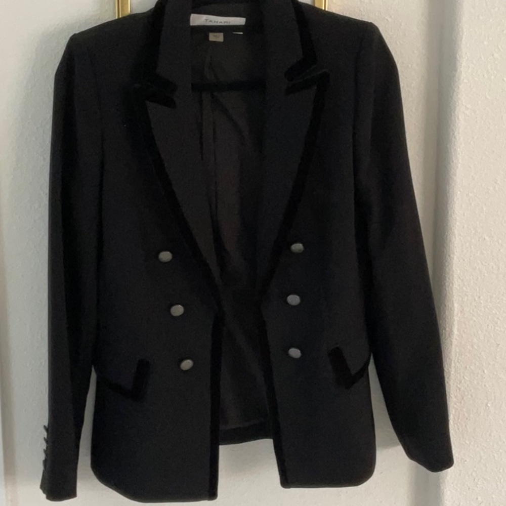 Black Tahari blazer
